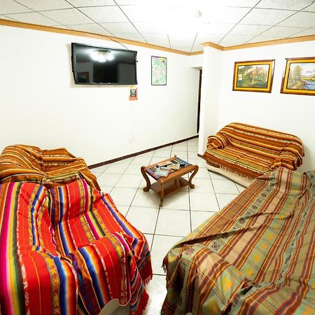 Mashy'S Hostal Otavalo Exterior foto