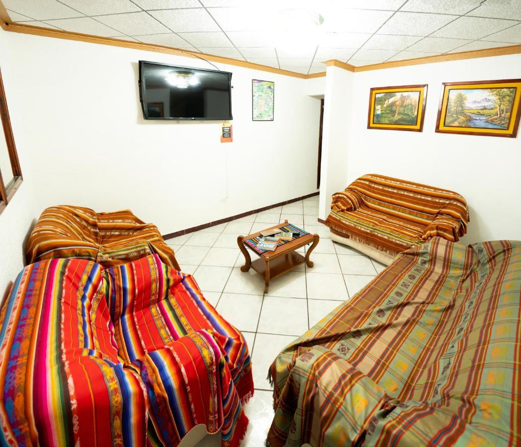Mashy'S Hostal Otavalo Exterior foto